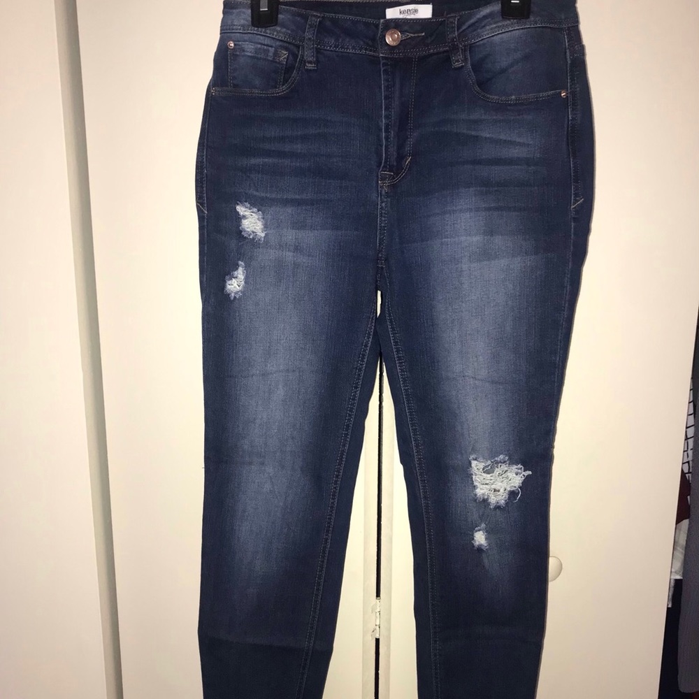 Jeans ripped style